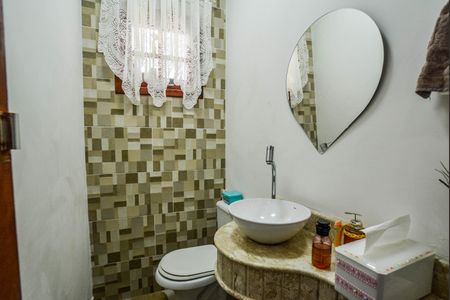 Casa à venda com 200m², 5 quartos e 2 vagasLavabo Sala