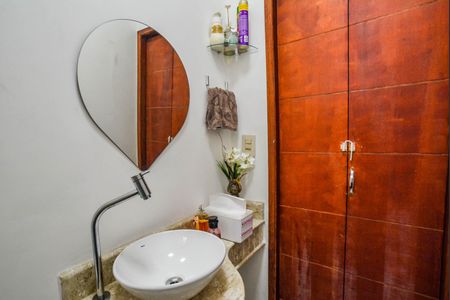 Casa à venda com 200m², 5 quartos e 2 vagasLavabo Sala