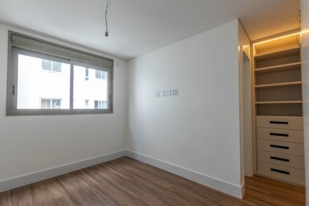 Apartamento à venda com 148m², 2 quartos e 4 vagasSuíte 2