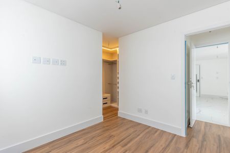 Apartamento à venda com 148m², 2 quartos e 4 vagasSuíte 2