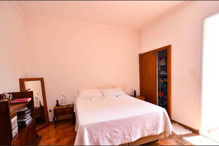 Casa para alugar com 314m², 7 quartos e 4 vagas Casa para alugar com 314m², 7 quartos e 4 vagasQuarto5