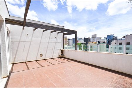 Casa para alugar com 314m², 7 quartos e 4 vagas Casa para alugar com 314m², 7 quartos e 4 vagasVaranda