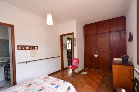 Casa para alugar com 314m², 7 quartos e 4 vagas Casa para alugar com 314m², 7 quartos e 4 vagasQuarto2/ suite