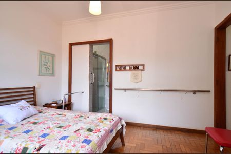 Casa para alugar com 314m², 7 quartos e 4 vagas Casa para alugar com 314m², 7 quartos e 4 vagasQuarto2/ suite