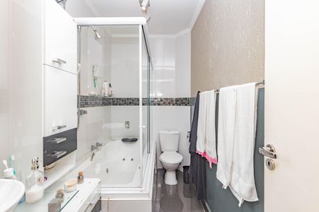 Casa à venda com 220m², 3 quartos e 2 vagas Casa à venda com 220m², 3 quartos e 2 vagasBanheiro da Suíte 1