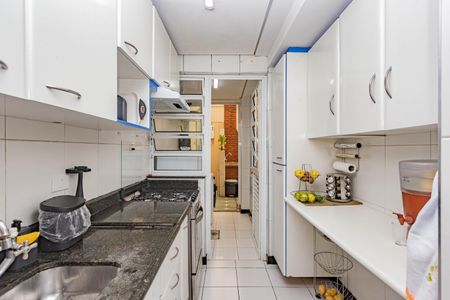 Casa à venda com 220m², 3 quartos e 2 vagas Casa à venda com 220m², 3 quartos e 2 vagasCozinha