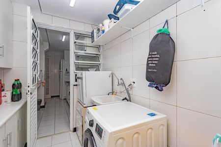 Casa à venda com 220m², 3 quartos e 2 vagas Casa à venda com 220m², 3 quartos e 2 vagasÁrea de Serviço