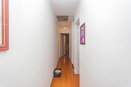 Casa à venda com 220m², 3 quartos e 2 vagas Casa à venda com 220m², 3 quartos e 2 vagasCorredor