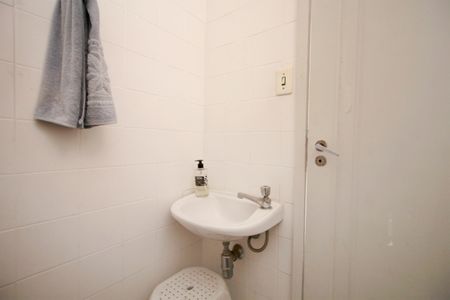 Apartamento para alugar com 400m², 4 quartos e 2 vagasBanheiro de serviço