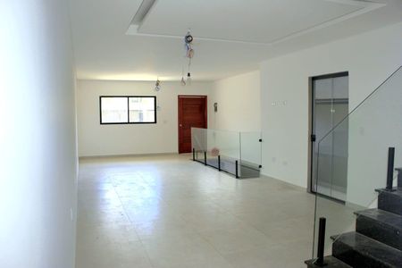Casa à venda com 260m², 3 quartos e 5 vagas Casa à venda com 260m², 3 quartos e 5 vagasSala