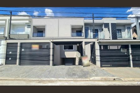 Casa à venda com 260m², 3 quartos e 5 vagas Casa à venda com 260m², 3 quartos e 5 vagasFachada