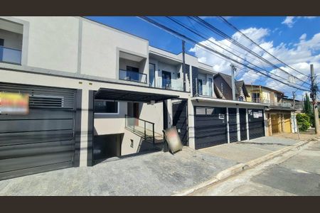 Casa à venda com 260m², 3 quartos e 5 vagas Casa à venda com 260m², 3 quartos e 5 vagasFachada