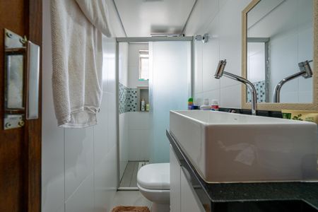 Apartamento à venda com 55m², 2 quartos e 1 vaga Apartamento à venda com 55m², 2 quartos e 1 vagaBanheiro