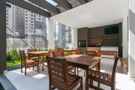 Apartamento para alugar com 44m², 2 quartos e sem vaga Apartamento para alugar com 44m², 2 quartos e sem vagaÁrea comum - Churrasqueira