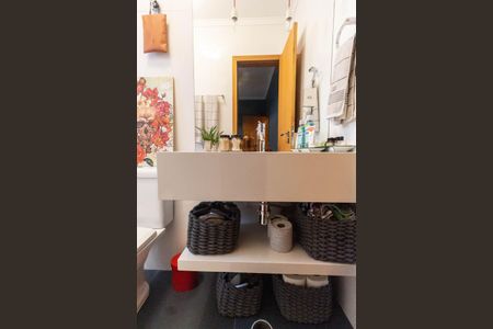 Casa à venda com 150m², 3 quartos e 4 vagas Casa à venda com 150m², 3 quartos e 4 vagasBanheiro Suíte