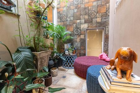 Casa à venda com 150m², 3 quartos e 4 vagas Casa à venda com 150m², 3 quartos e 4 vagasDetalhe