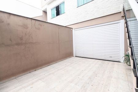 Casa à venda com 150m², 3 quartos e 4 vagas Casa à venda com 150m², 3 quartos e 4 vagasGaragem