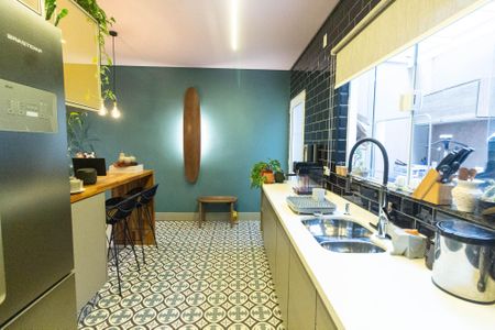 Casa à venda com 150m², 3 quartos e 4 vagas Casa à venda com 150m², 3 quartos e 4 vagasCozinha