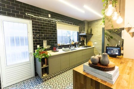 Casa à venda com 150m², 3 quartos e 4 vagas Casa à venda com 150m², 3 quartos e 4 vagasCozinha