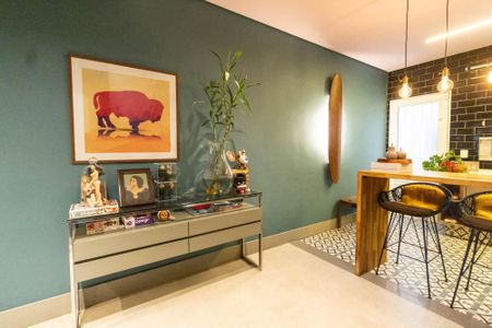 Casa à venda com 150m², 3 quartos e 4 vagas Casa à venda com 150m², 3 quartos e 4 vagasHall