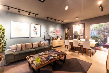 Casa à venda com 150m², 3 quartos e 4 vagas Casa à venda com 150m², 3 quartos e 4 vagasSala