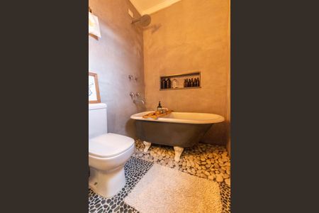 Casa à venda com 150m², 3 quartos e 4 vagas Casa à venda com 150m², 3 quartos e 4 vagasBanheiro Suíte