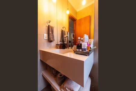 Casa à venda com 150m², 3 quartos e 4 vagas Casa à venda com 150m², 3 quartos e 4 vagasBanheiro Suíte