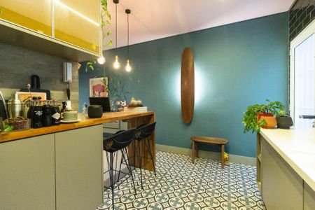 Casa à venda com 150m², 3 quartos e 4 vagas Casa à venda com 150m², 3 quartos e 4 vagasCozinha