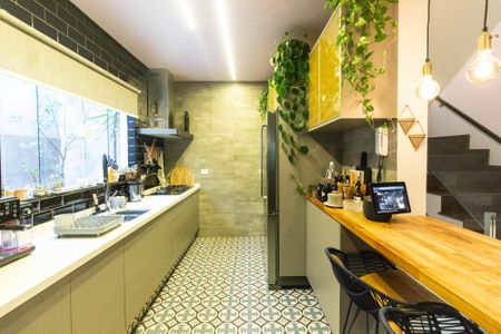 Casa à venda com 150m², 3 quartos e 4 vagas Casa à venda com 150m², 3 quartos e 4 vagasCozinha