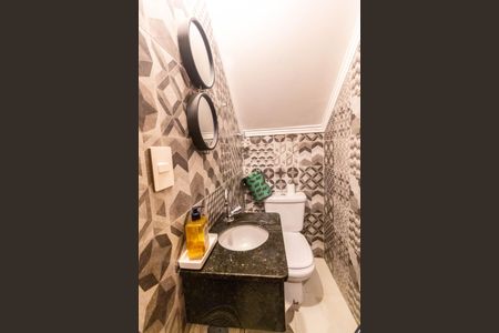 Casa à venda com 150m², 3 quartos e 4 vagas Casa à venda com 150m², 3 quartos e 4 vagasBanheiro de serviço