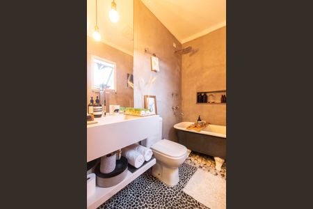 Casa à venda com 150m², 3 quartos e 4 vagas Casa à venda com 150m², 3 quartos e 4 vagasBanheiro Suíte