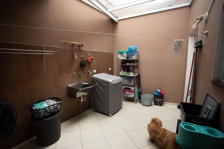 Casa à venda com 150m², 3 quartos e 4 vagas Casa à venda com 150m², 3 quartos e 4 vagasÁREA DE SERVIÇO