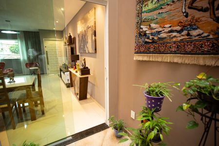 Casa à venda com 150m², 3 quartos e 4 vagas Casa à venda com 150m², 3 quartos e 4 vagasJARDIM DE INVERNO