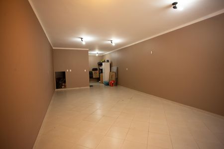 Casa à venda com 150m², 3 quartos e 4 vagas Casa à venda com 150m², 3 quartos e 4 vagasGARAGEM