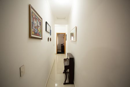 Casa à venda com 150m², 3 quartos e 4 vagas Casa à venda com 150m², 3 quartos e 4 vagasHALL DOS QUARTOS