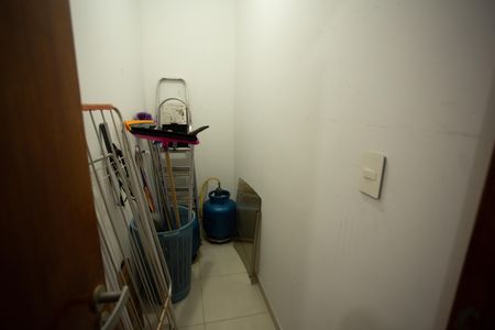 Casa à venda com 150m², 3 quartos e 4 vagas Casa à venda com 150m², 3 quartos e 4 vagasGARAGEM