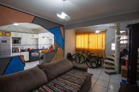 Casa para alugar com 175m², 3 quartos e 2 vagas Casa para alugar com 175m², 3 quartos e 2 vagasSala