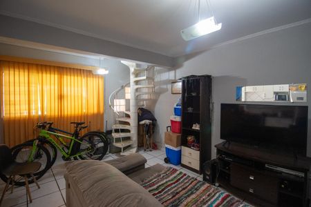 Casa para alugar com 175m², 3 quartos e 2 vagas Casa para alugar com 175m², 3 quartos e 2 vagasSala