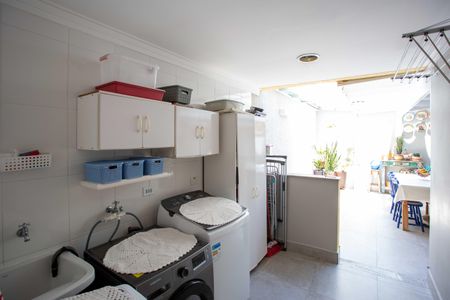 Casa à venda com 237m², 4 quartos e 5 vagasÁrea de Serviço