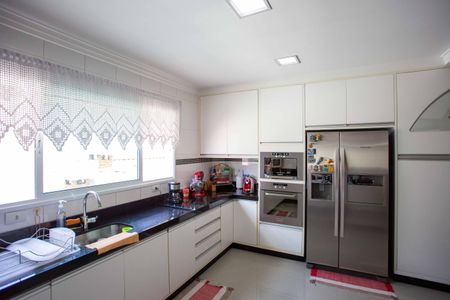 Casa à venda com 237m², 4 quartos e 5 vagasCozinha