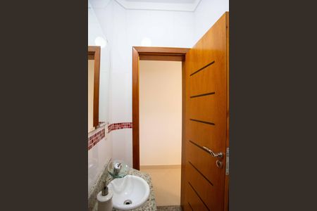 Casa à venda com 237m², 4 quartos e 5 vagasLavabo