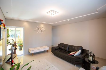 Casa à venda com 237m², 4 quartos e 5 vagasSala de TV