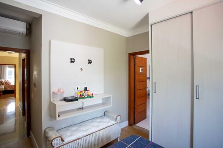 Casa à venda com 237m², 4 quartos e 5 vagasQuarto Suite 2