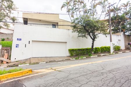 Casa à venda com 300m², 3 quartos e 6 vagas Casa à venda com 300m², 3 quartos e 6 vagasFachada