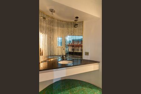 Casa à venda com 300m², 3 quartos e 6 vagas Casa à venda com 300m², 3 quartos e 6 vagasBanheiro de Serviço