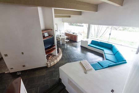 Casa à venda com 300m², 3 quartos e 6 vagas Casa à venda com 300m², 3 quartos e 6 vagasCorredor