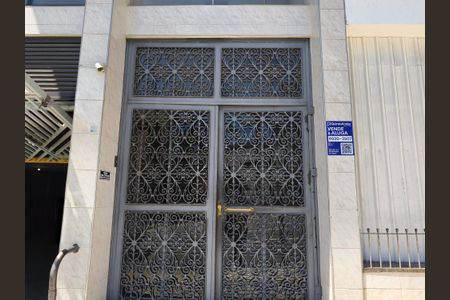 Apartamento à venda com 40m², 1 quarto e sem vaga Apartamento à venda com 40m², 1 quarto e sem vagaFachada + Plaquinha