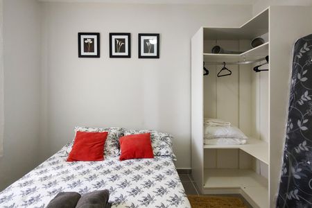 Casa de condomínio para alugar com 70m², 2 quartos e sem vaga Casa de condomínio para alugar com 70m², 2 quartos e sem vagaQuarto 1