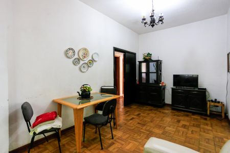 Casa à venda com 155m², 2 quartos e 2 vagas Casa à venda com 155m², 2 quartos e 2 vagasSala