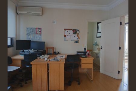 Apartamento à venda com 337m², 4 quartos e 1 vagaEscritório